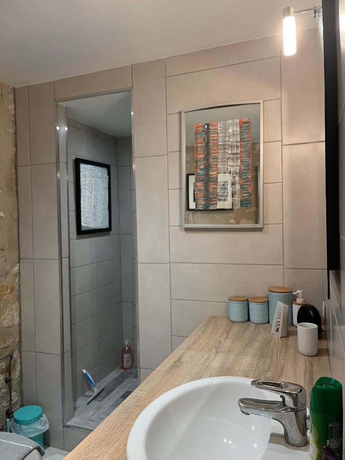 Chambre paisible dans une ancienne bâtisse rénovée Issigeac Esterno foto